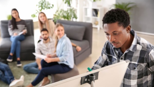 מתחילים נכון עם יסודות עסקיים חזקים